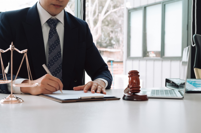 Factors to Consider When Choosing a Divorce Attorney